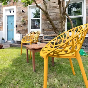  Apartment Cozy With Character Cochrane At Leith Links Park